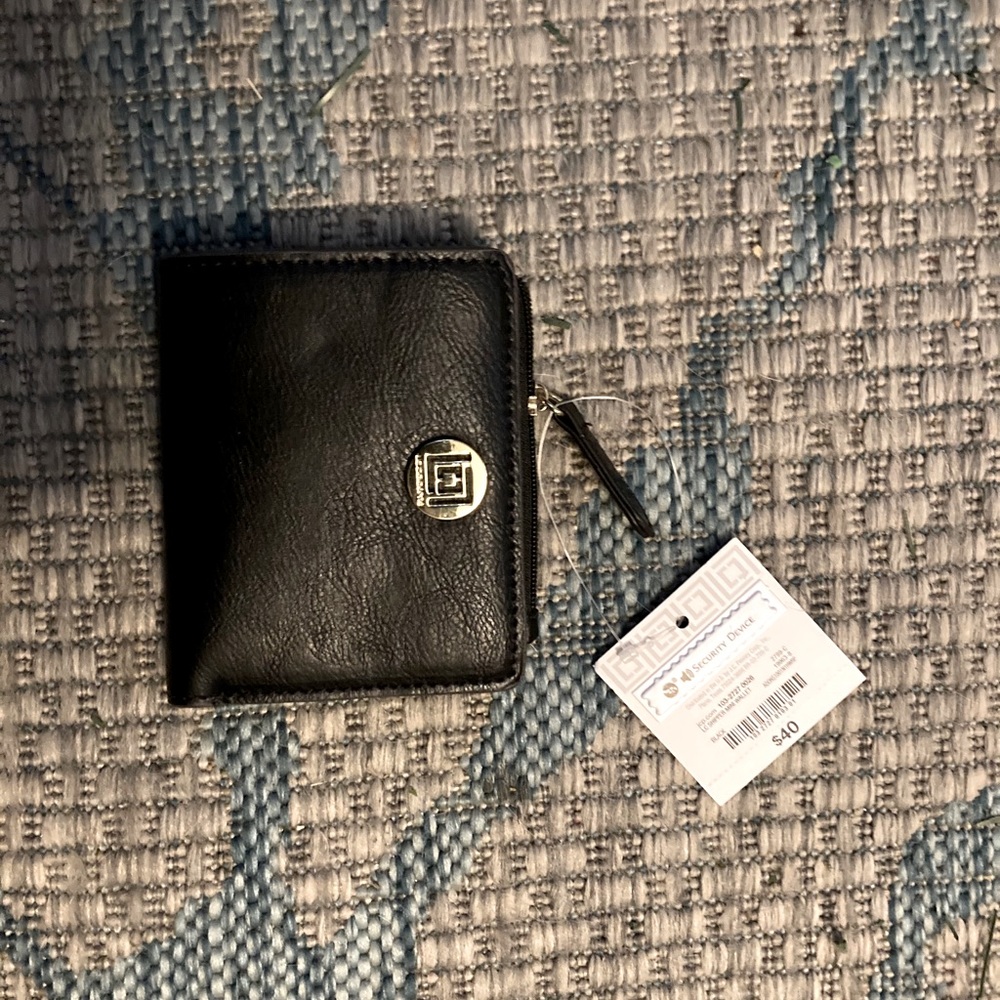 Liz Claiborne Wallet